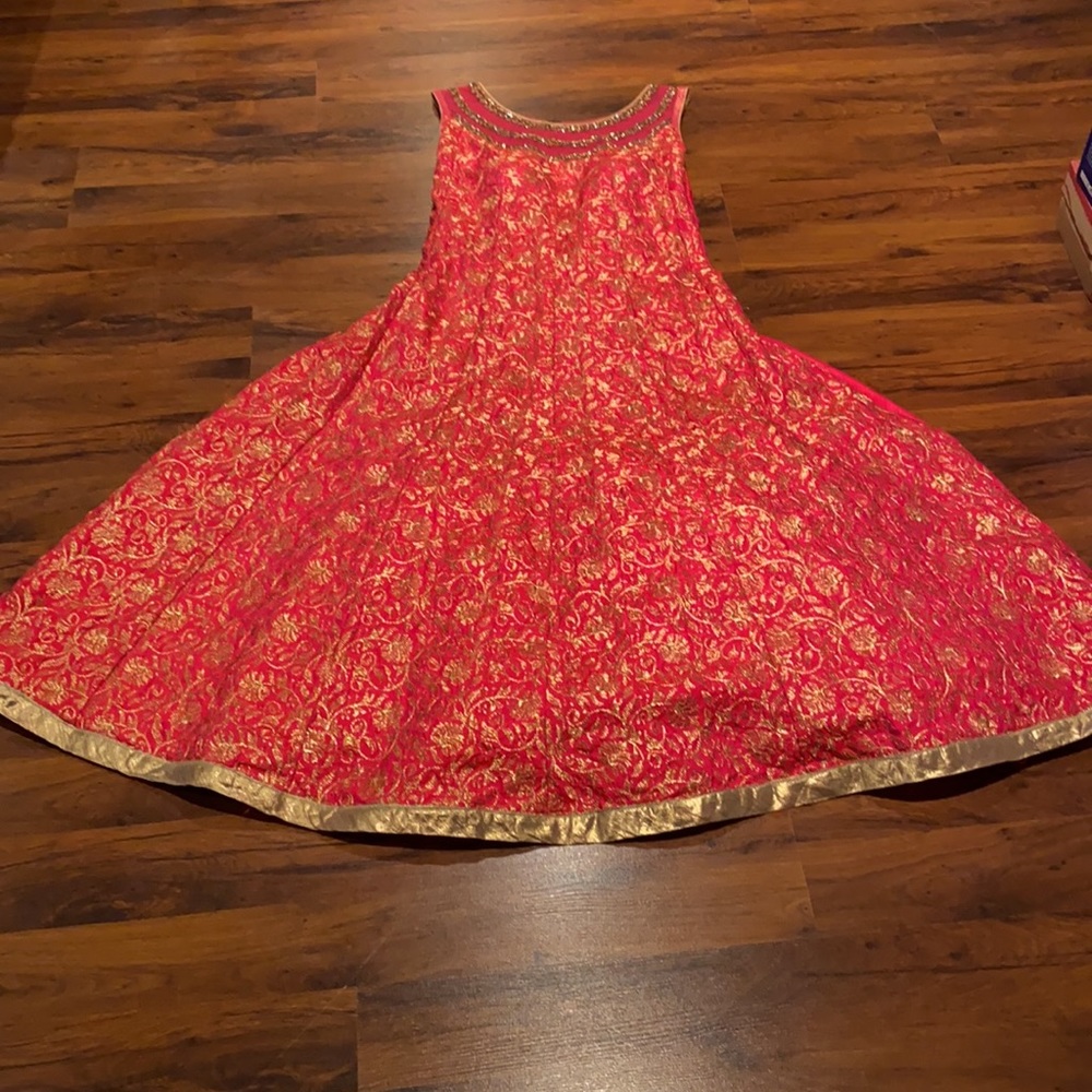 Hot pink traditional sari with scarf